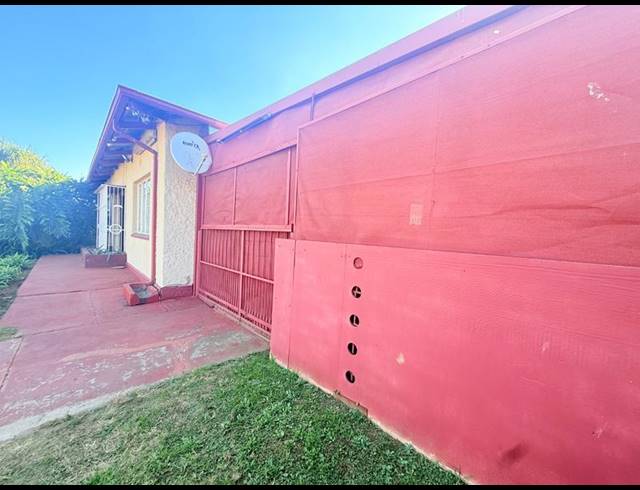 2 BEDROOM HOUSE FOR SALE IN VANDERBIJLPARK CW 6